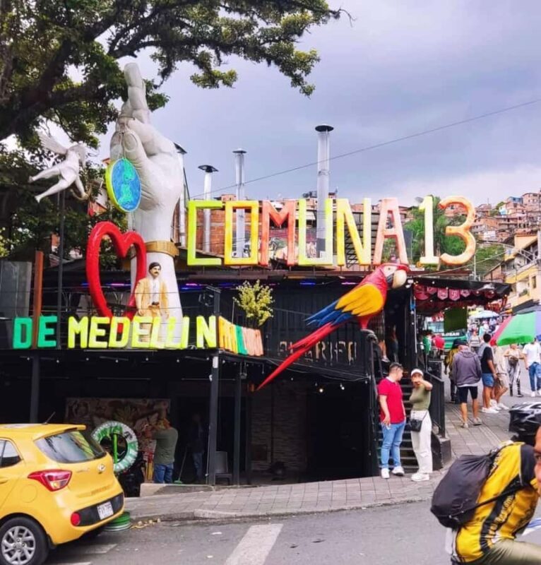 Private walking tour through the Comuna 13 of Medellin. - Key Points
