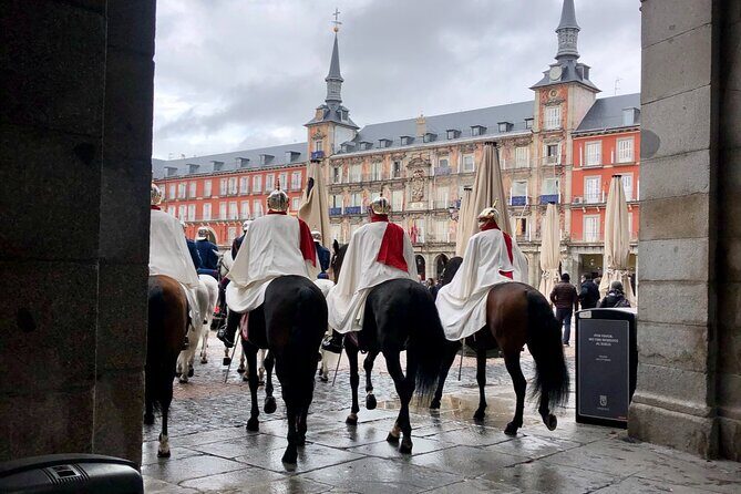 Private Walking Tour to Royal Palace and Old Town of Madrid - The Sum Up