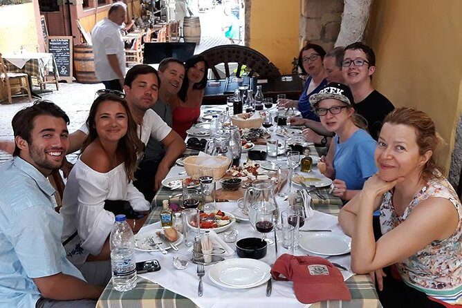 PRIVATE Walking Tour with Lunch and Wine Tasting by a Sommelier - Who Will Love This Tour?