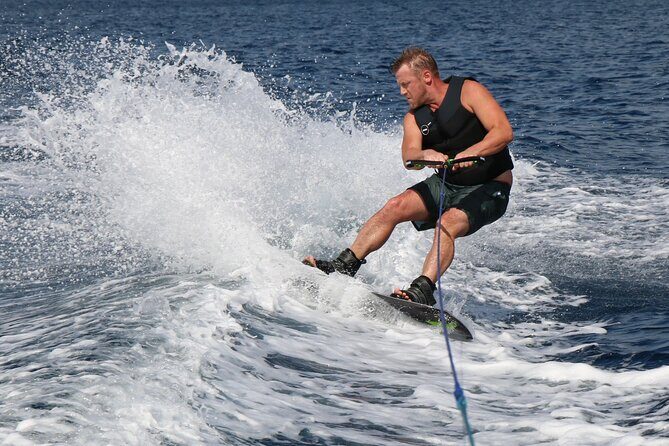 Private watersport boat REVOLVE tour - FAQ