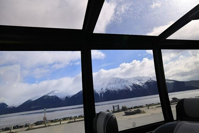 Private Wildlife, Glacier & Gold Panning (Panoramic Van  Max 9) - A comprehensive look at the Private Wildlife, Glacier & Gold Panning Tour in Anchorage