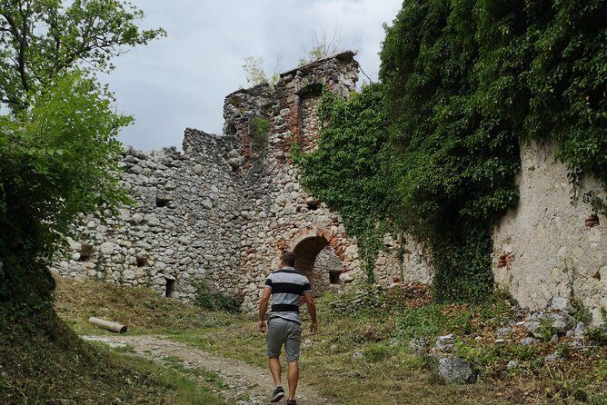 Private Wine Tour from Zagreb: Two Local Wineries & Samobor - Pricing and Value: Is It Worth It?