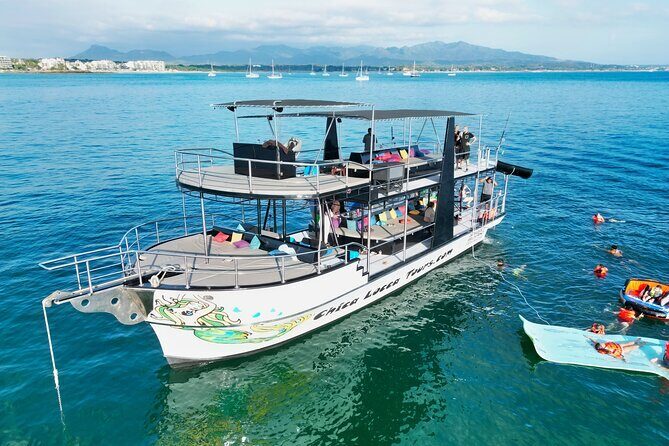 Private Yacht Charter ChicaFUN 2 Waterslides All Inclusive - Why Choose This Tour?