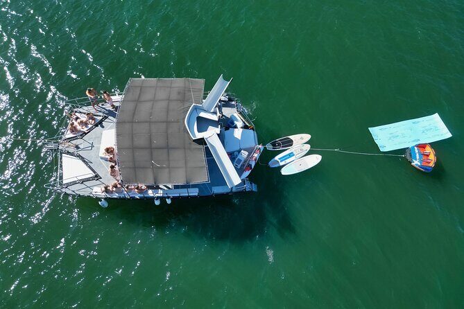 Private Yacht Charter ChicaFUN 4 All Inclusive - Who Would Love This Tour?