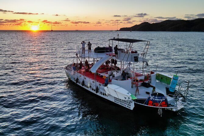 Private Yacht Charter on ChicaFun 1 Waterslides all inclusive - The Value of an All-Inclusive Private Yacht