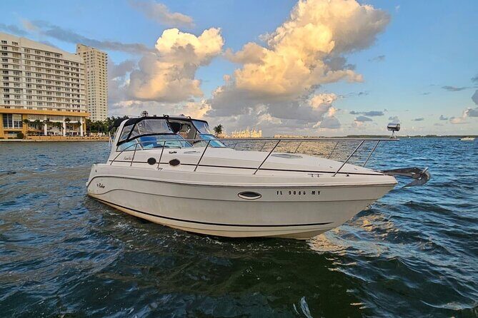 Private Yacht Rental 37 in Miami for 12 People - Practical Details and Tips for Your Trip