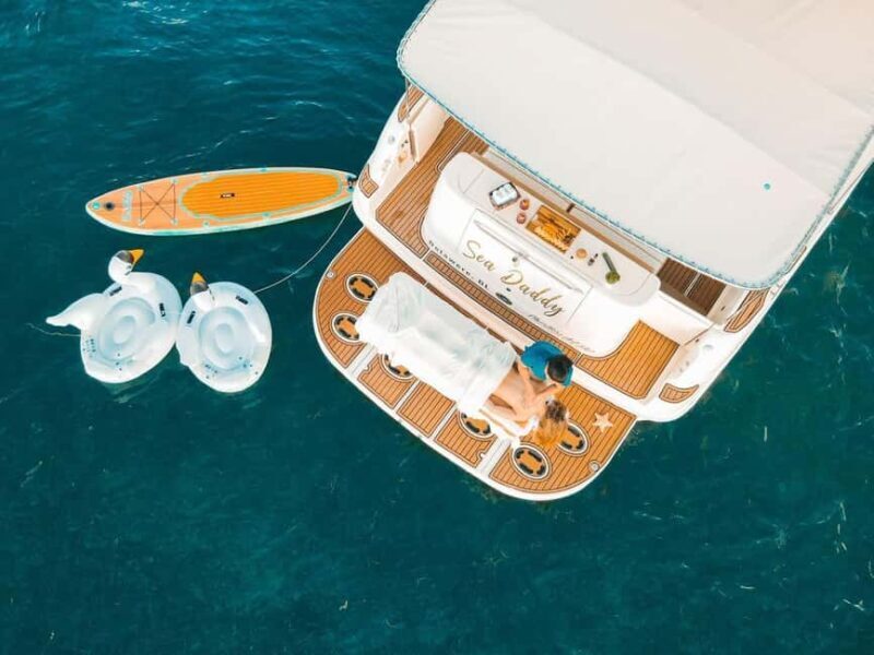 Private yacht ride in Cancun - An In-Depth Look at This Cancun Yacht Experience