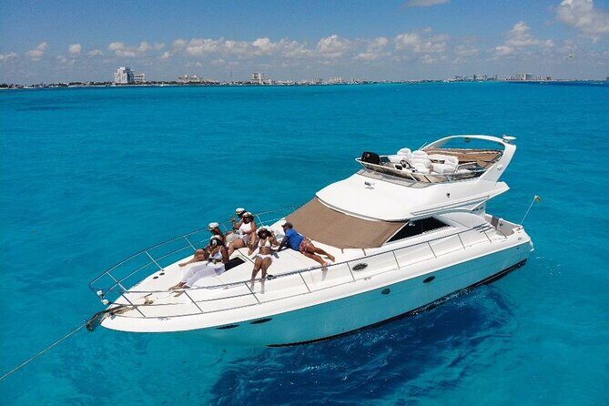Private Yacht SeaRay 46ft Cancun 25P17 - Why a Private Yacht Trip in Cancun Is Worth Considering