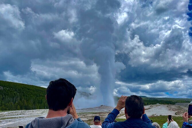 Private Yellowstone Hot Spots Tour From West Yellowstone - FAQ