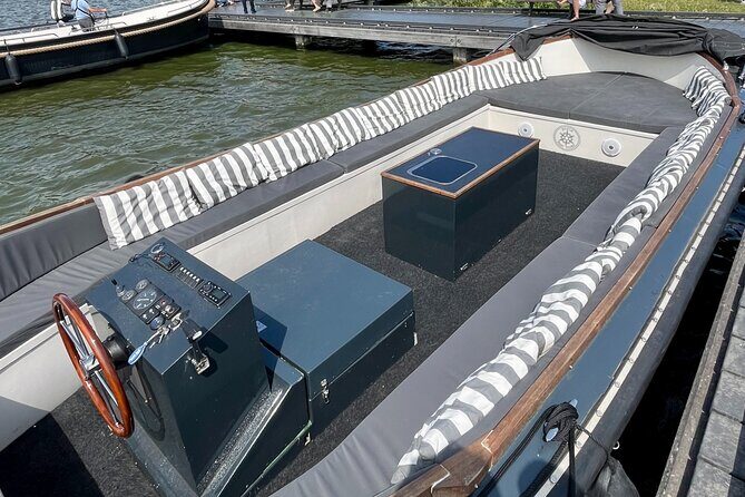 Private Zaanse Schans Windmill Cruise On Luxury Boat - Frequently Asked Questions