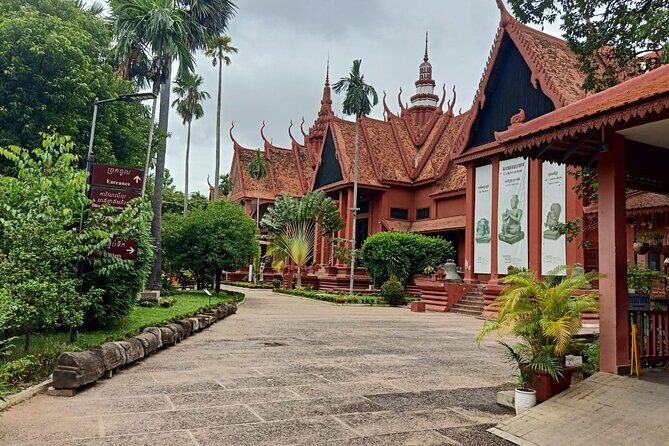 Privately Guided Full Day TukTuk Tour in Phnom Penh - A Detailed Look at the Phnom Penh TukTuk Tour