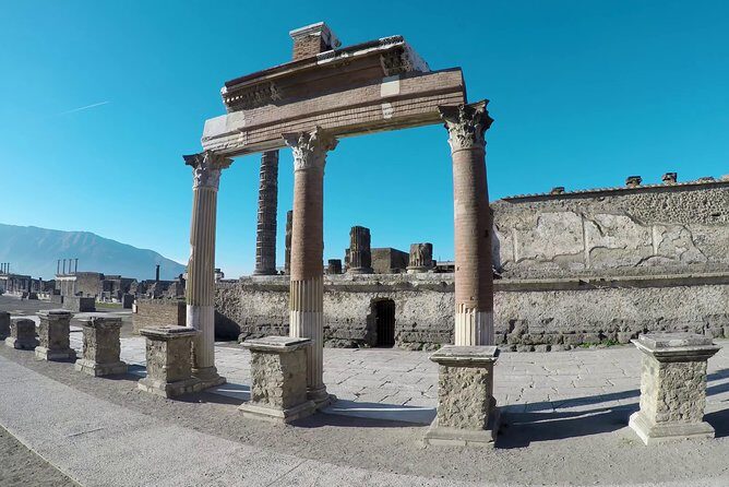 PrivateTransfer NAPLES to POSITANO or vv (with Stop option in Pompeii ) - How the Journey Unfolds