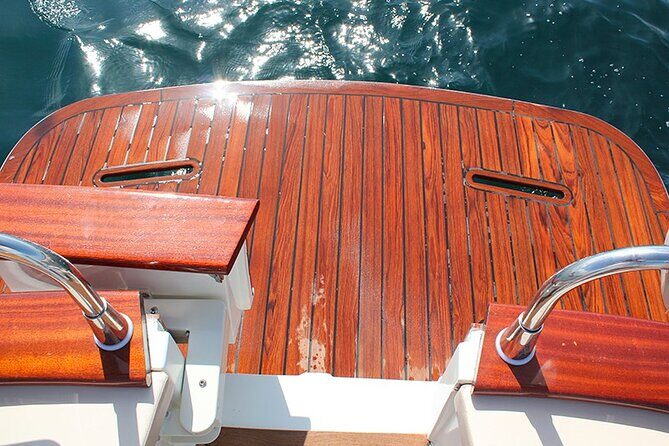 Procida Island Tour by Boat 2h 15m with Swimming and Underwater Photos - Key Points