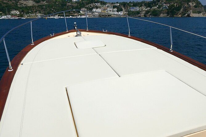 Procida Island Tour by Boat 2h 15m with Swimming and Underwater Photos - Why This Tour Works Well