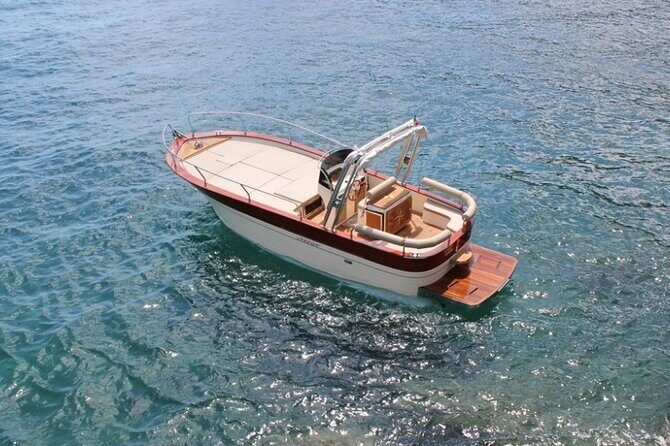 Procida Island Tour by Boat 2h 15m with Swimming and Underwater Photos - Who Should Consider This Tour?