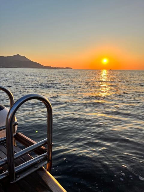 Procida: Sunset aperitif by boat - Analyzing the Value
