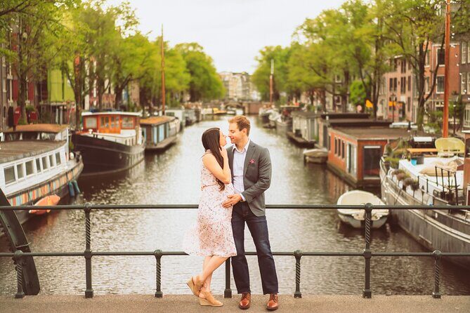 Professional Amsterdam Photo Shoot - Discover the Charm of Amsterdam Through a Professional Photo Shoot
