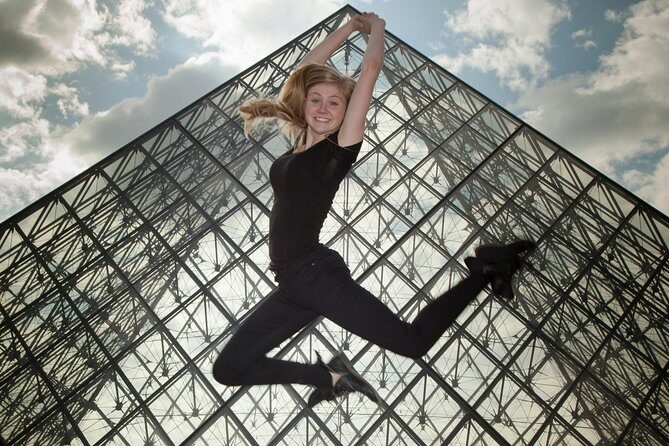 Professional Photo Shoot Walking Tour in Central Paris - Exploring the Tour: A Deep Dive