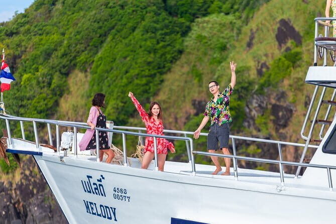 Promthep and Krating Cape Luxury Dinner Cruise - A Detailed Look at the Promthep and Krating Cape Luxury Dinner Cruise