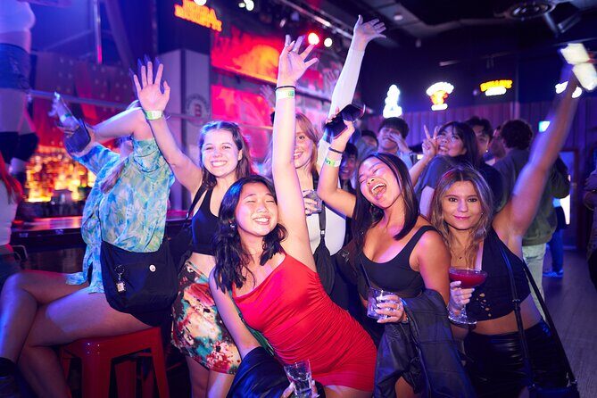 Pub Crawl of Central London - Authentic Experiences & Guest Feedback