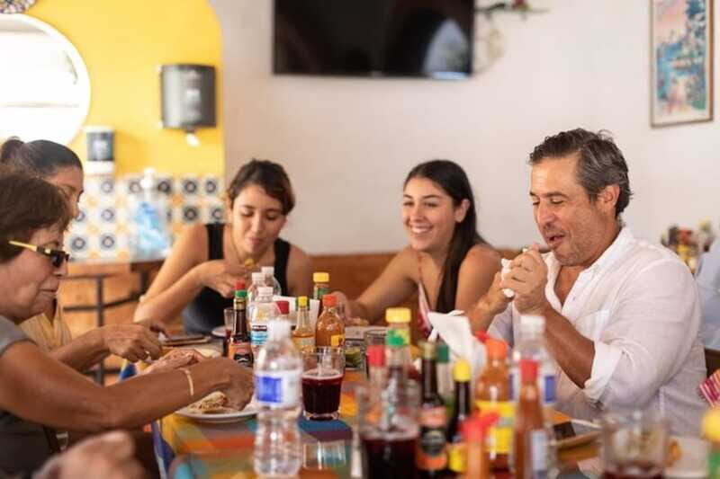 Puerta Vallarta: Seafood Lover's Food Tour - Guides and Personal Experiences