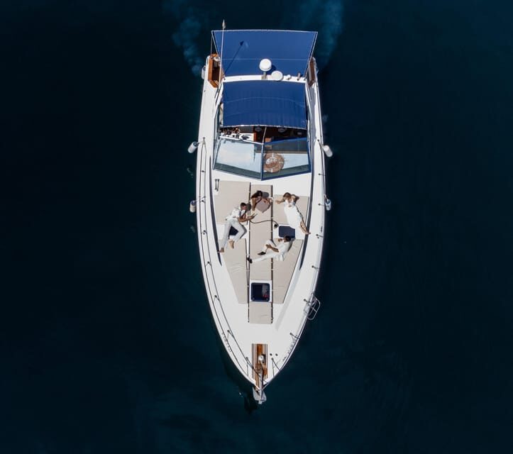 PUERTO BANUS: YACHT RENTAL FOR GROUP 2H - A Thrilling Sea Voyage in Puerto Banús
