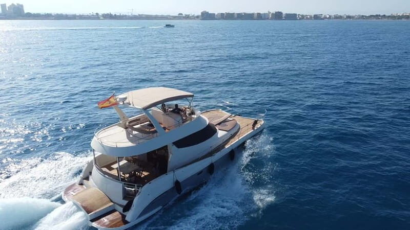 Puerto del Carmen: 2h Private Sunset Catamaran Tour w/Drinks - Who Will Love This Tour?