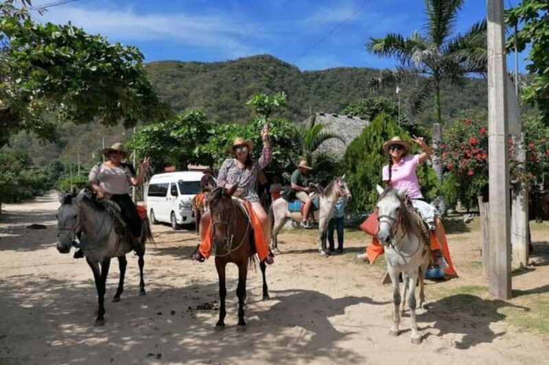 Puerto Escondido: Horseback Ride and Hot Springs Tour - Experience Overview: A Nature-Filled Day with a Soothing Touch