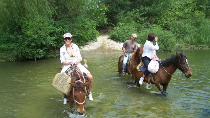 Puerto Escondido: Horseback riding to the Atotonilco hot springs. - Puerto Escondido: Horseback riding to the Atotonilco hot springs