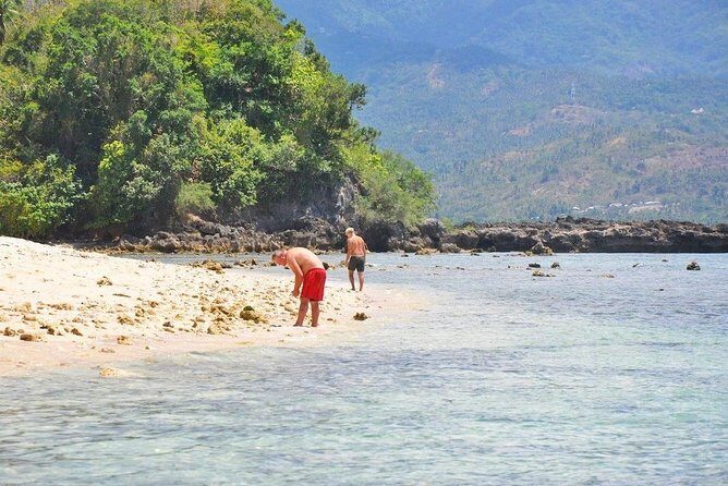 PUERTO GALERA Island Hopping & Snorkeling - In-Depth Review of Puerto Galera Island Hopping & Snorkeling