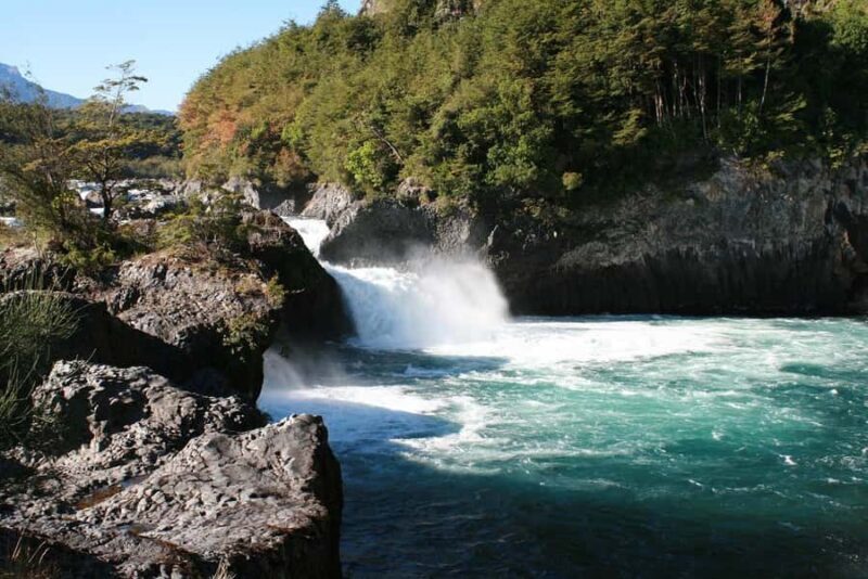 Puerto Montt: Osorno Volcano and Petrohué Falls Guided Tour - Exploring Chile’s Volcanoes and Waterfalls: An In-Depth Review