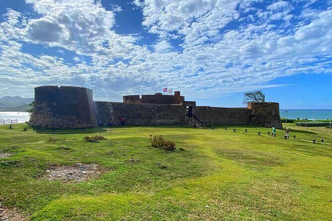Puerto Plata: Local Walking Tour of Iconic Sites - Exploring Puerto Plata on Foot: An In-Depth Look