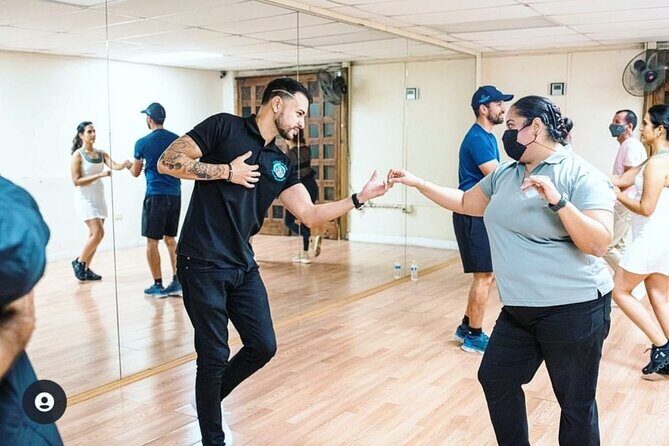 Puerto Rican Merengue Begginer Class - Discover the Joy of Puerto Rican Merengue with a Beginner Class in San Juan