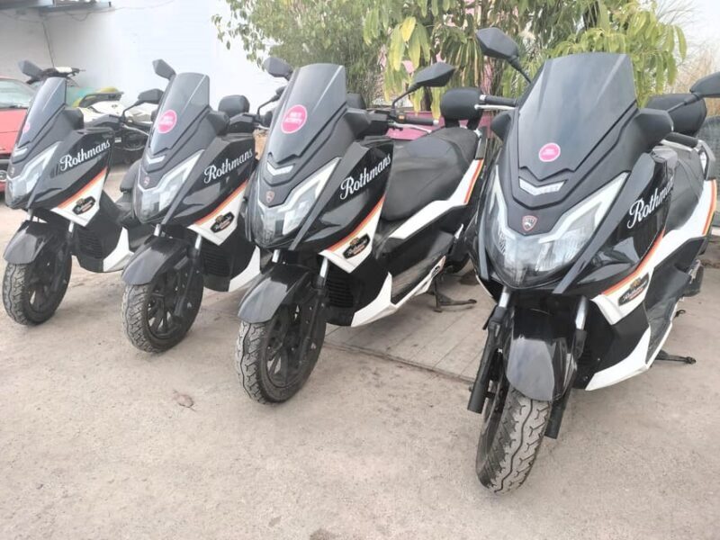PUERTO RICO: XL MAXISCOOTER 125 DAY RENTAL -DEPOSIT REQUIRED - Breaking Down the Experience