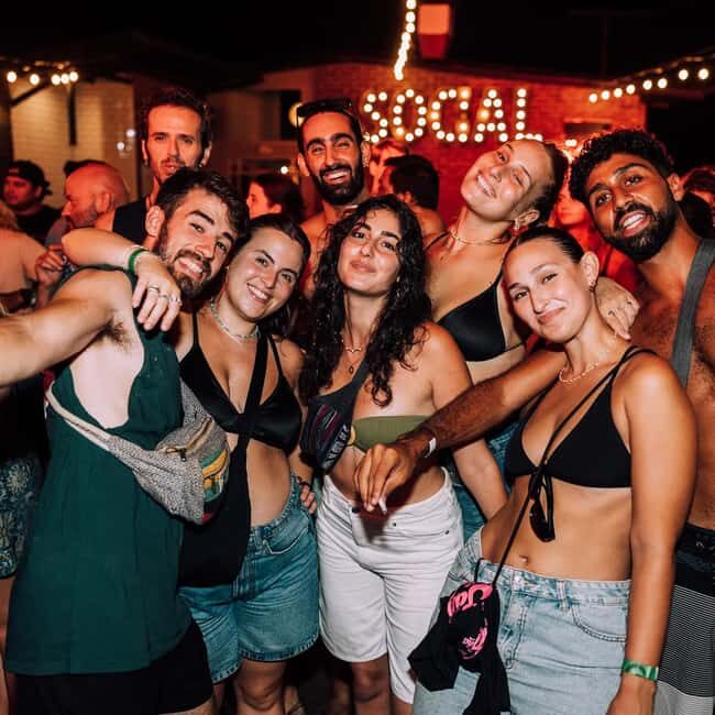Puerto Vallarta: Guided Pub Crawl With Welcome Drinks - Key Points