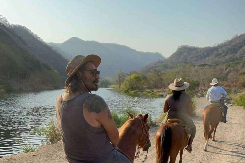 Puerto Vallarta: Horseback Riding, Lunch & Unlimited Drinks - Who Should Book This Tour?