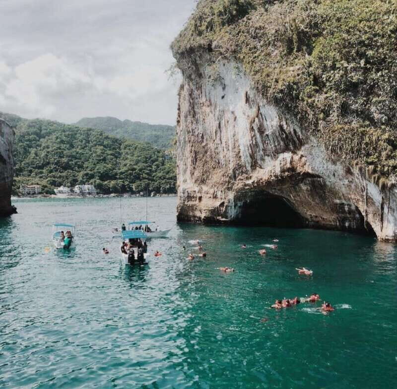 Puerto Vallarta: Los Arcos Islands Boat Tour and Snorkeling - Who Will Appreciate This Experience?