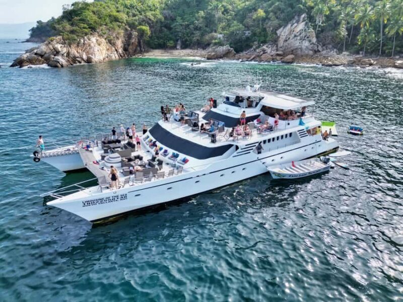 Puerto Vallarta: Private Mega Yacht Limousine of the Sea 1 - The Experience in Detail