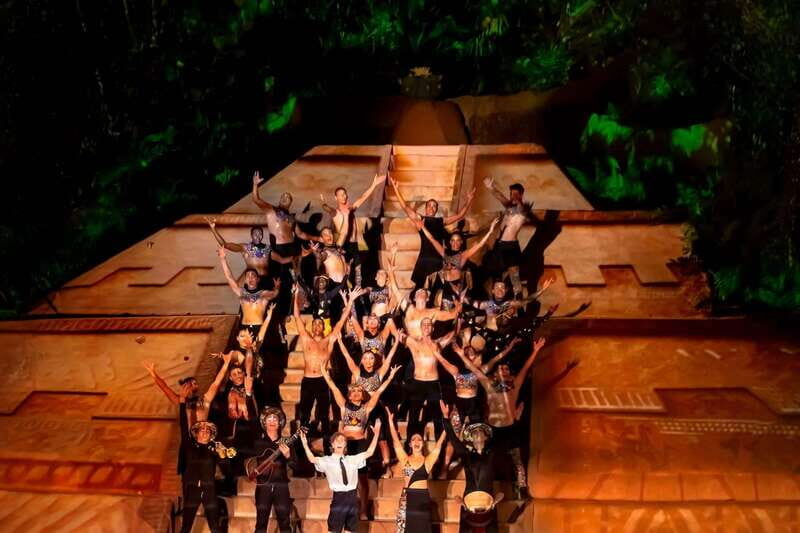 Puerto Vallarta Rhythms of the night, Show & Buffet dinner - Key Points