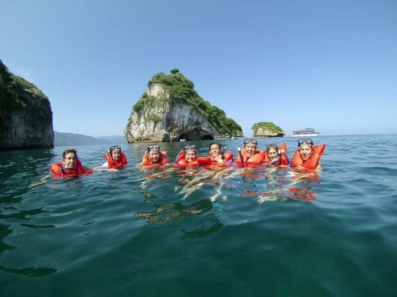 Puerto Vallarta: Snorkel in Los Arcos, Las Animas & Quimixto - Puerto Vallarta: Snorkel in Los Arcos, Las Animas & Quimixto — A Full Day of Marine and Beach Adventure