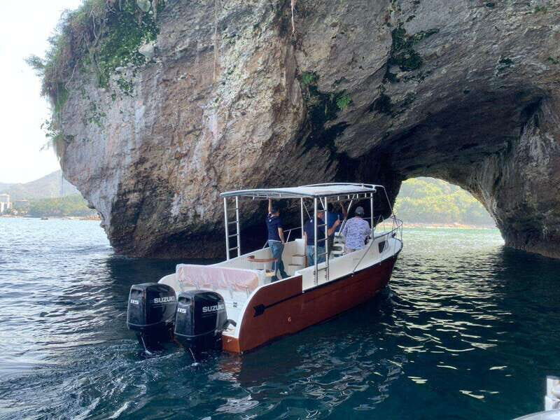 Puerto Vallarta:Exclusive Voyage to Los Arcos and El Paredón - Key Points