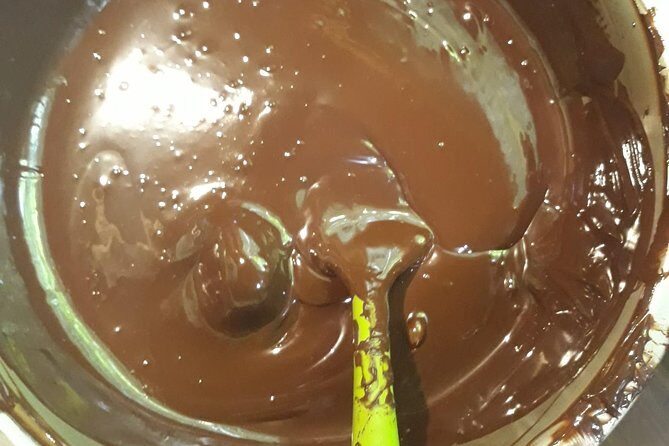 Puerto Viejo hands on chocolate making class. From bean to bar, get chocolatey! - Key Points