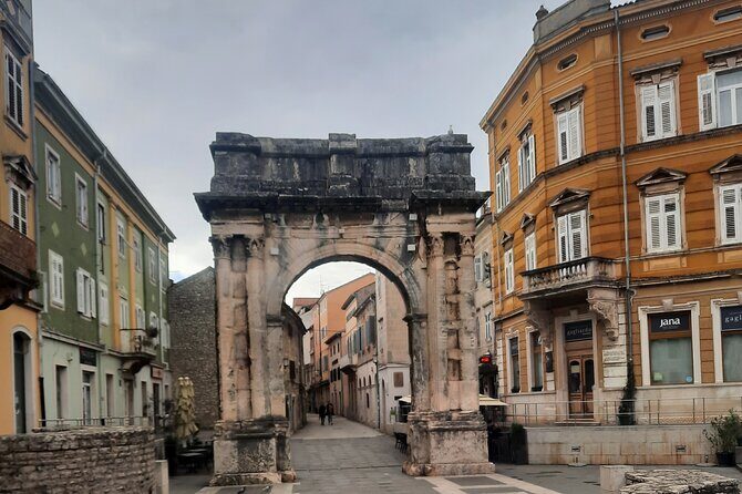 Pula 2 Hour Private Tour in English or Czech Language - Practical Tips for Travelers
