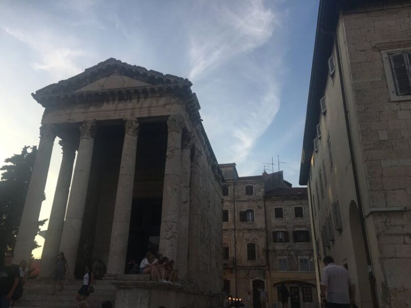 Pula Essentials Walking Tour - What the Pula Essentials Walking Tour Offers