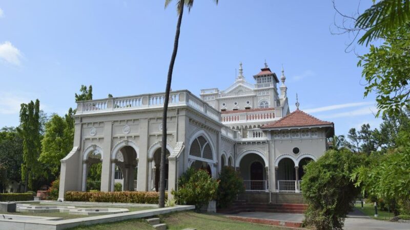 Pune: Private Guided Sightseeing Tour by Car with Snacks - FAQs