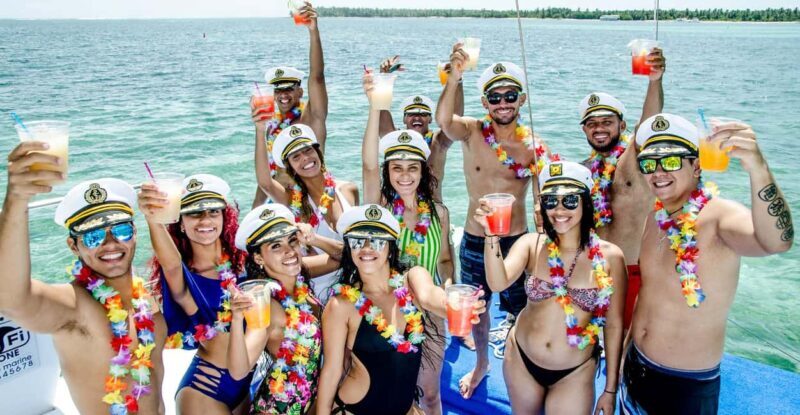 Punta Cana: Catamaran Boat Party with Unlimited Drinks - Key Points