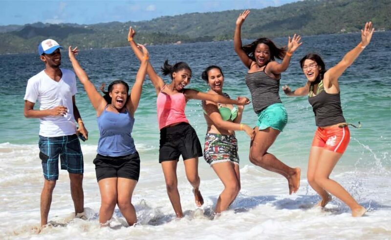 Punta Cana: Samana Whale Watching, Cayo Levantado & Lunch - Relaxing on Cayo Levantado