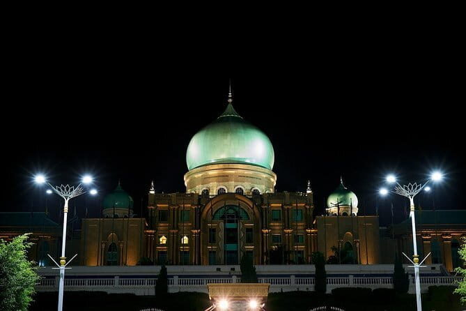 Putrajaya Boat Cruise, with Lunch, Prime Minister Office, Putra and Pink Mosques - FAQ