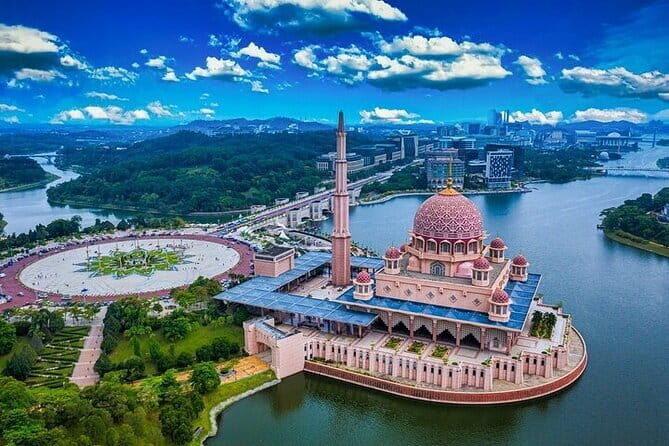 Putrajaya Open Air Tour from Kuala Lumpur with Sight SeeingCruise - Exploring Putrajaya: Malaysia’s Administrative Capital in a Nutshell