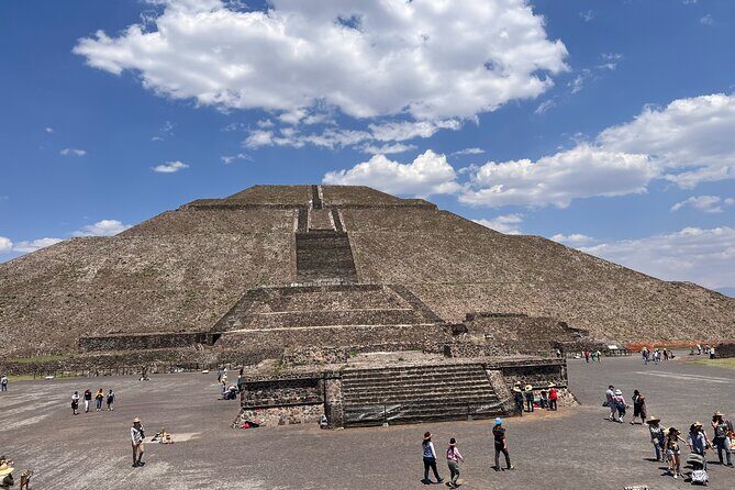 Pyramids + Cave Restaurant + Guadalupe's Basilica Private Tour - Key Points